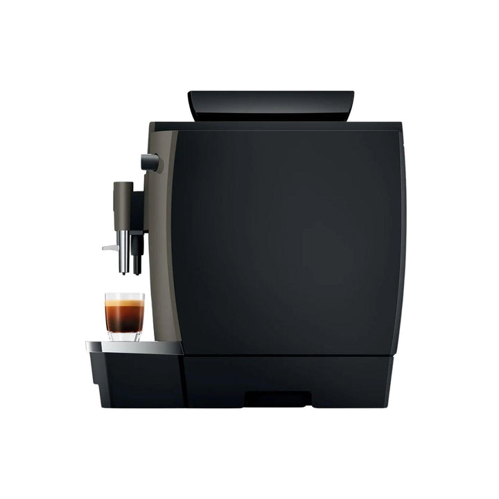 Jura W4 Dark Inox kahviautomaatti sivulta vasemmalta
