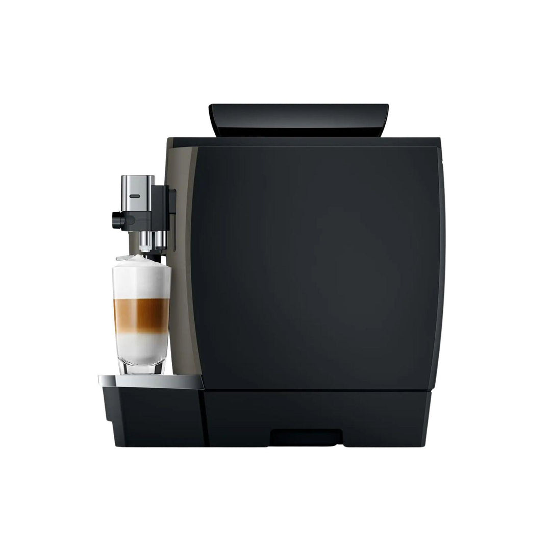 Jura W8 Dark Inox kahviautomaatti sivulta vasemmalta