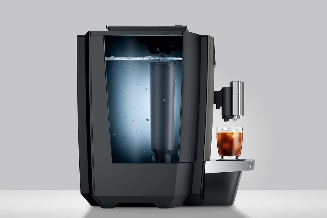 Jura X10 kahviautomaatin vesisäiliö ja CLARIS vedensuodatin optimaaliseen vedenlaatuun