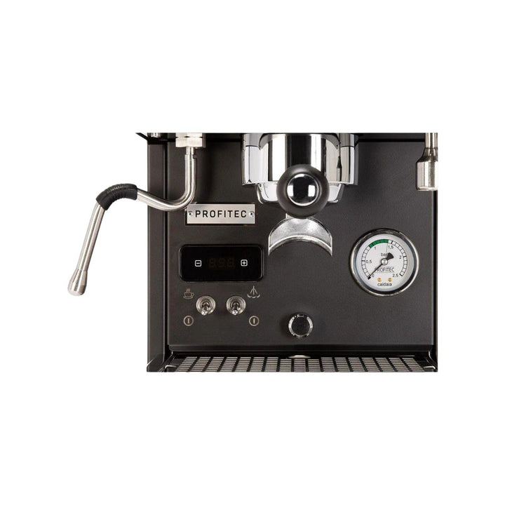 Profitec PRO 300 group head ja ohjauspaneeli lähikuva